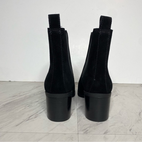 New! Steve Madden Rhiannon Black Suede Chelsea Bootie 7 1/2 M - Picture 3 of 14